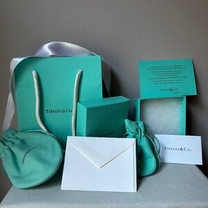 Tiffany gift box Tiffany & Co. Blue Gift Bag and Box Set Authentic